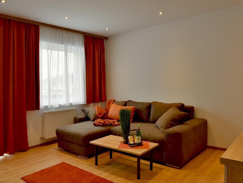 Apartment Haus Am See Uttendorf Rum bild